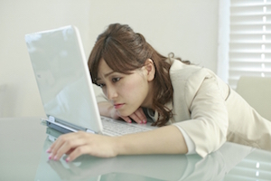 他人の幸せを不愉快に感じる人　他人の不幸を喜びに感じる人の心理とは